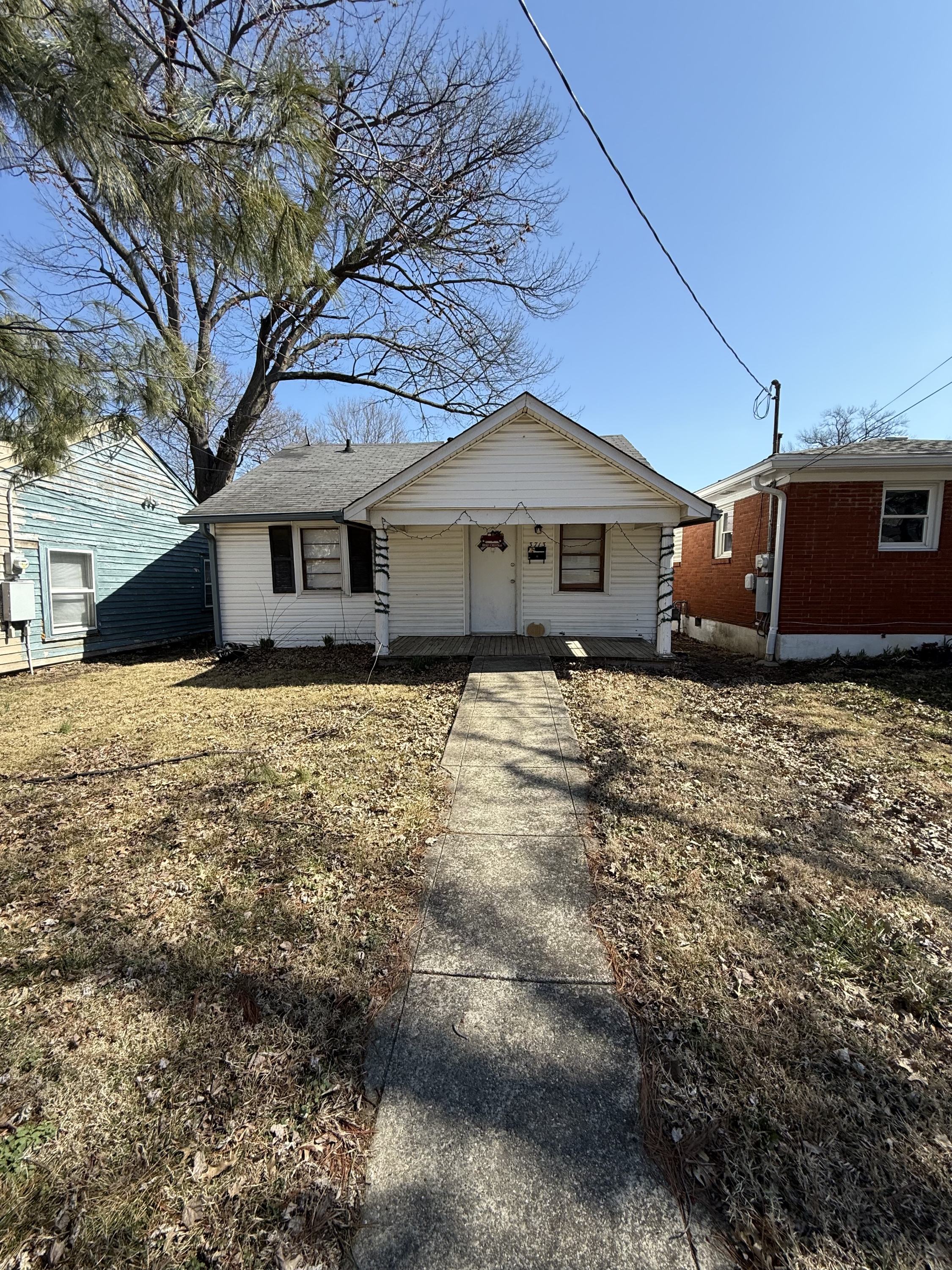 3713 Center Street